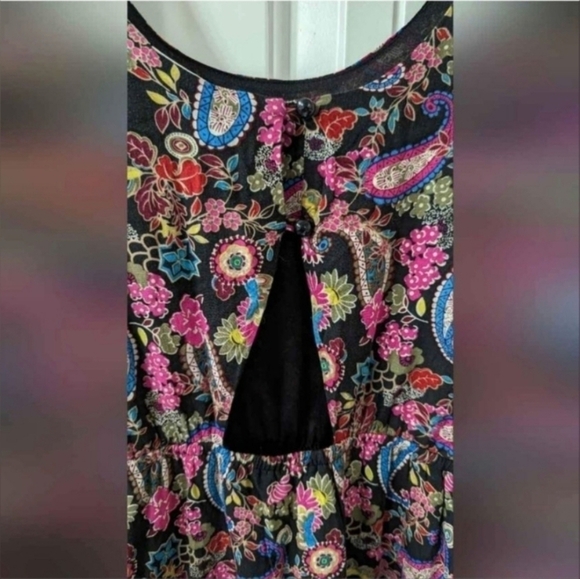 5/$25 High Low Paisley Dress Size Medium - Picture 4 of 6